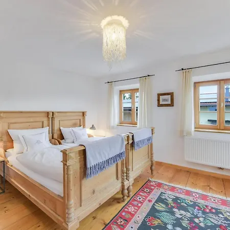 Ferienwohnung Jennerwein Alte Gendarmerie 아파트 우베르시