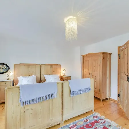 Ferienwohnung Jennerwein Alte Gendarmerie 우베르시